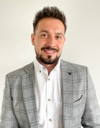 Ing. Andrej Smoleňák, MBA  - Očná klinika NeoVízia