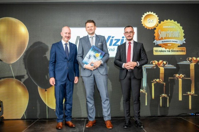 Petr Kocian s ocenením Superbrands