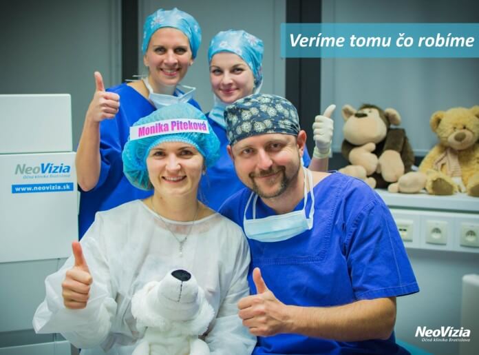 Monika Piteková po laserovej opeácii očí NeoLASIK HD s celým operačným tímom
