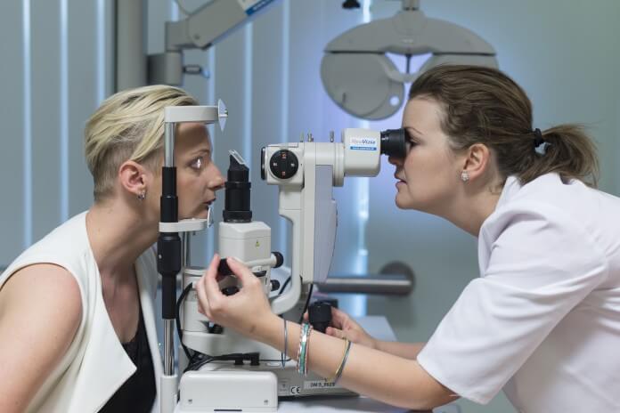 ďalekozrakosť  - precízne očné vyšetrenie