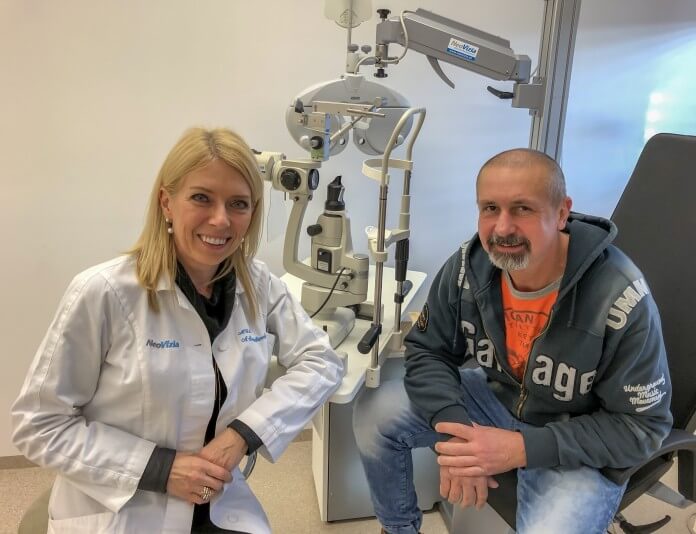 Zdeno Cíger na preventívne očnej prehliadke u MUDr. Smorádkovej
